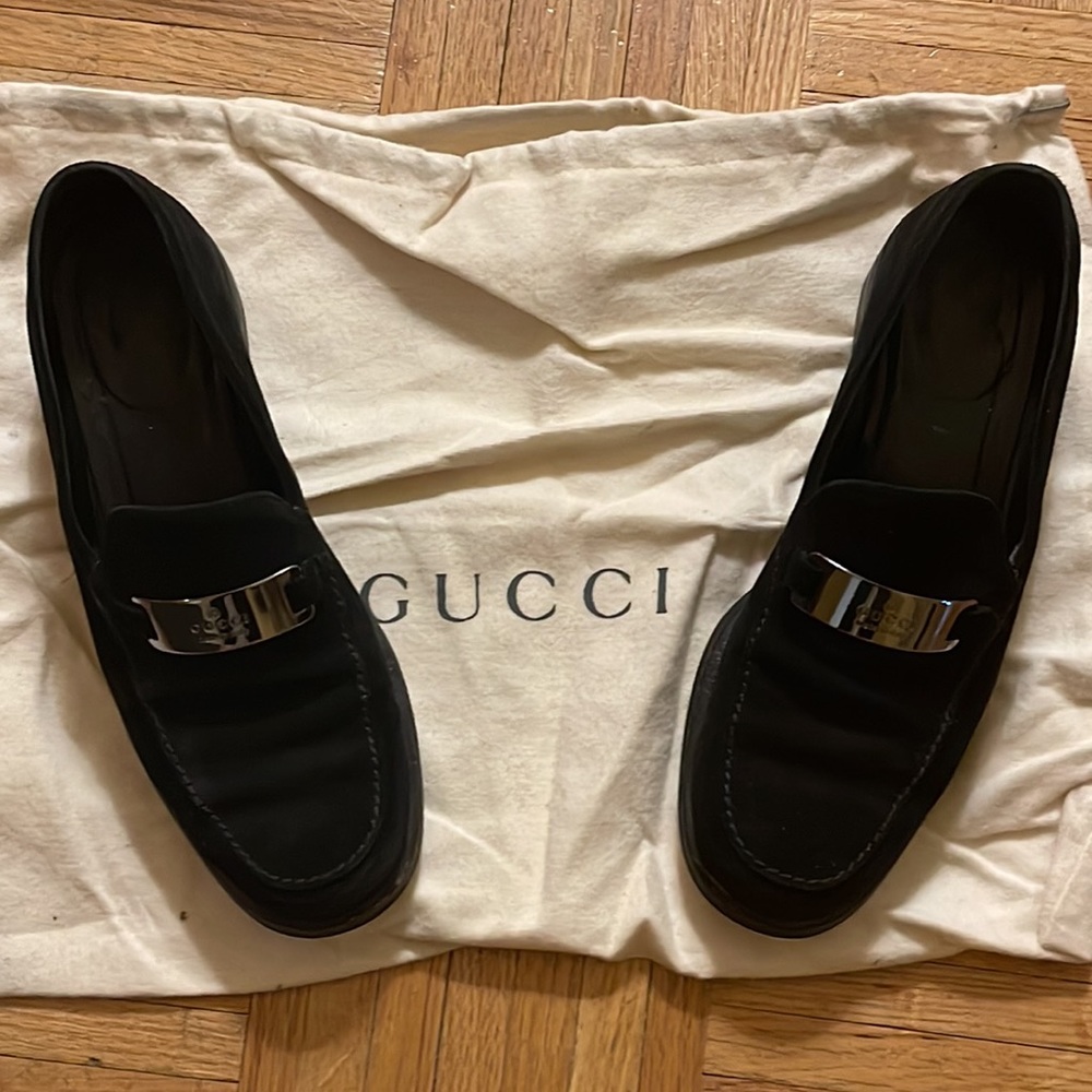 GICCI Black Suede Loafer size 7.5. M
